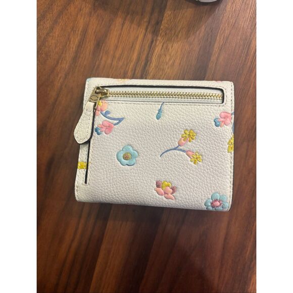 Coach Women's White Floral Kira Crossbody Bag And Matching Wallet NWOT - Picture 15 of 15